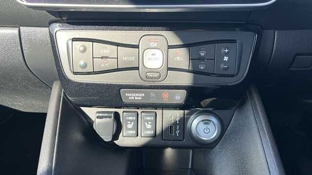 Nissan LEAF 110kW N-Connecta 39kWh 5dr Auto